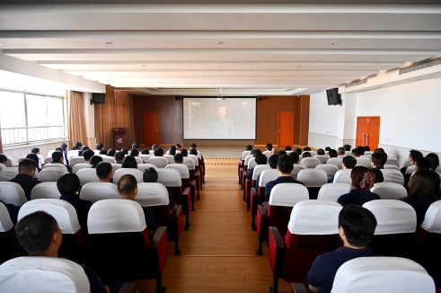 以史为鉴守初心 砥砺奋进启新程——67381cm顶级游戏娱乐股份组织员工集中观看抗战胜利80周年阅兵式